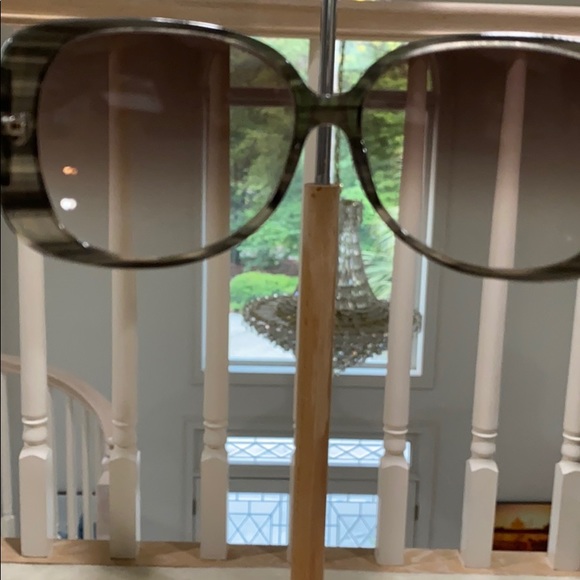 Gucci glasses main image 8